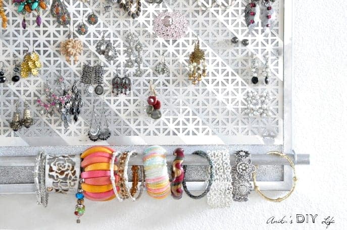 DIY organizer to hang earrings and bracelets