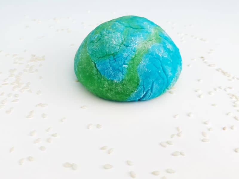 An Earth-shaped microwave mochi