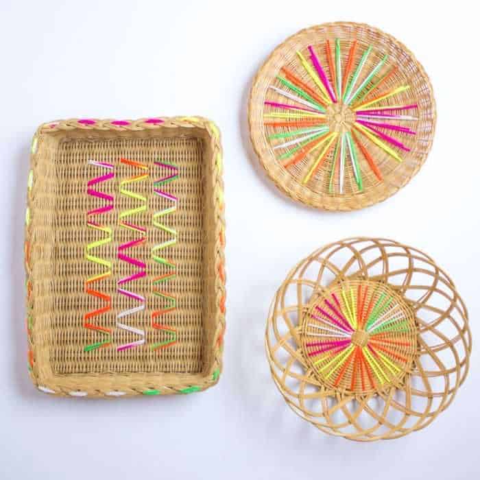 Wicker baskets decorated with yarn