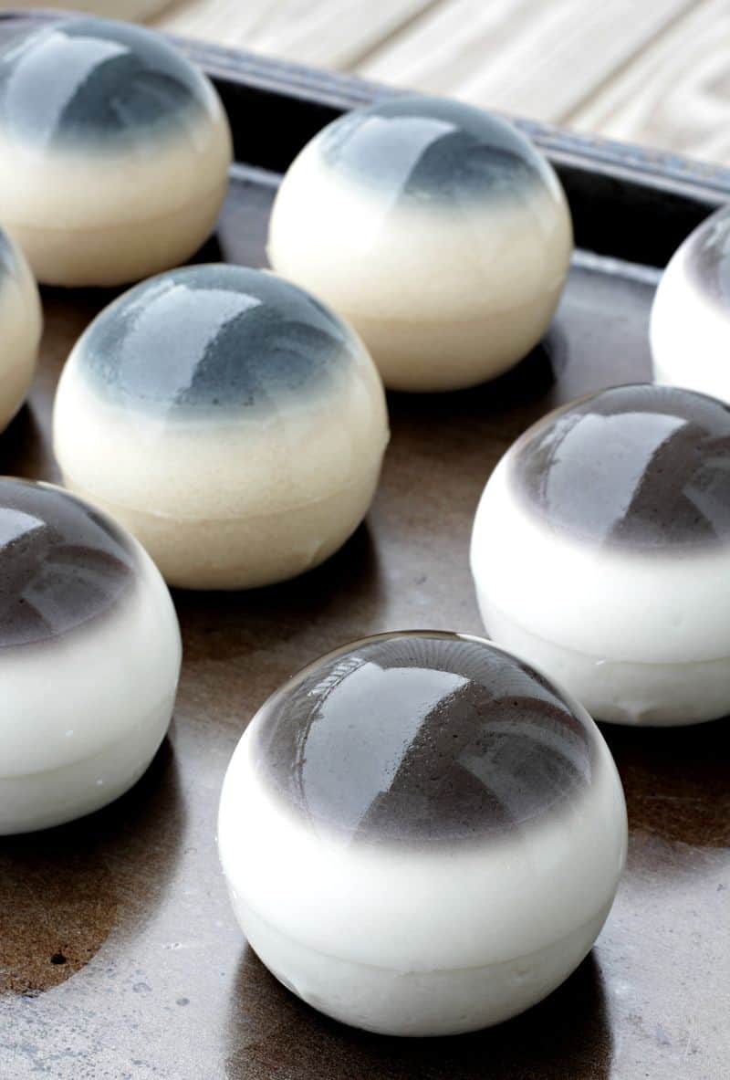 Halloween Eyeballs: Giant Edible Cow Eyeball Recipe