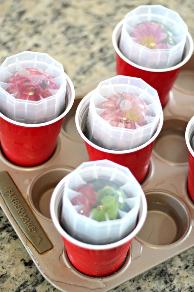 Put Edible Flowers in Ice Cubes for Perfectly InstaWorthy Drinks